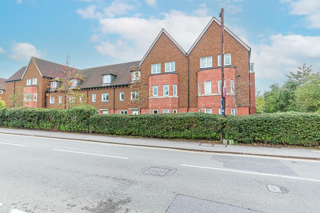 Main image of property: Outfield Crescent, Wokingham, RG40