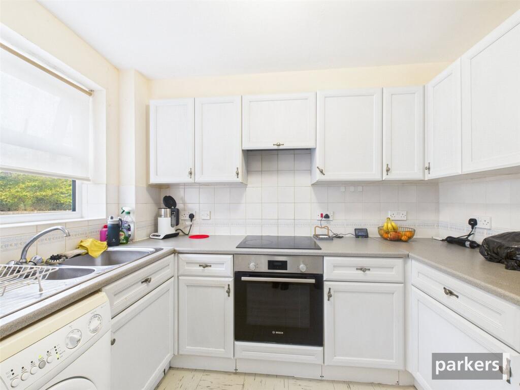 Waller Court, Caversham, Reading, Berkshire, RG4 photo 4
