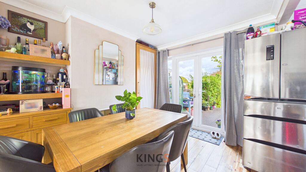 House in Potters Bar, South Mimms - More