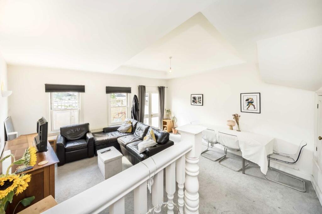 House in London - View 3
