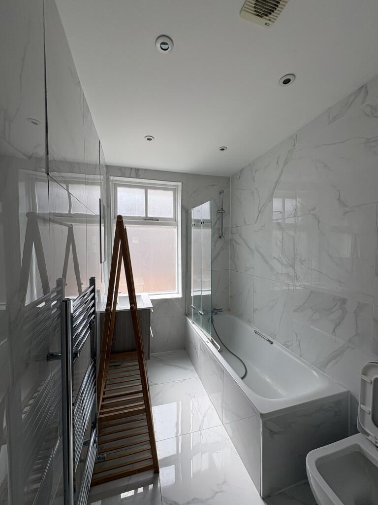 House in London - View 4