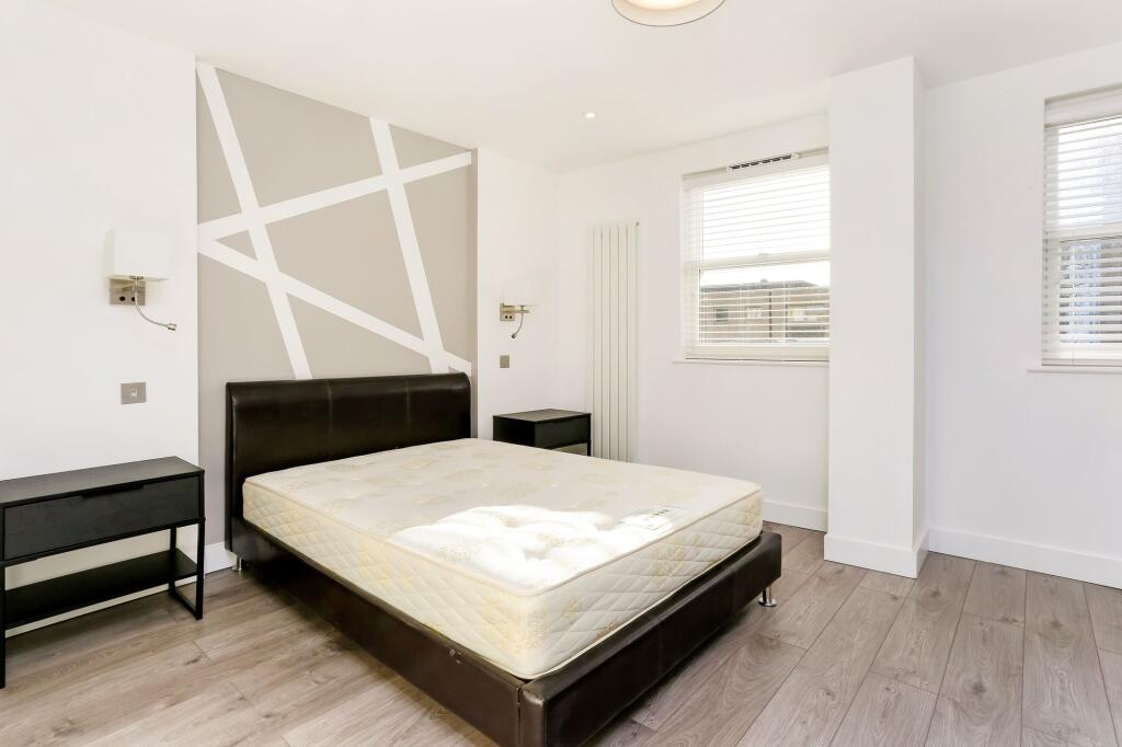Apartment in London - View 5