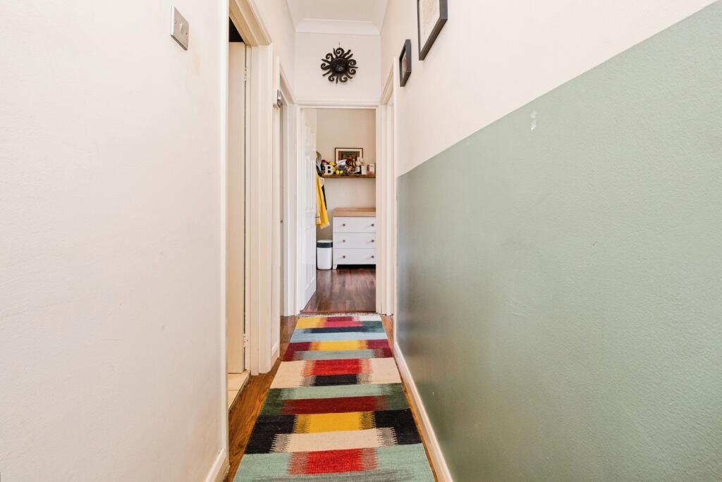 Hainault Road, London, E11 photo 2