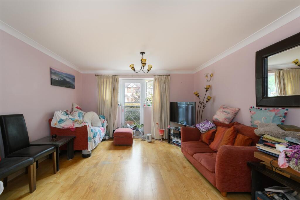 Apartment in London - View 5