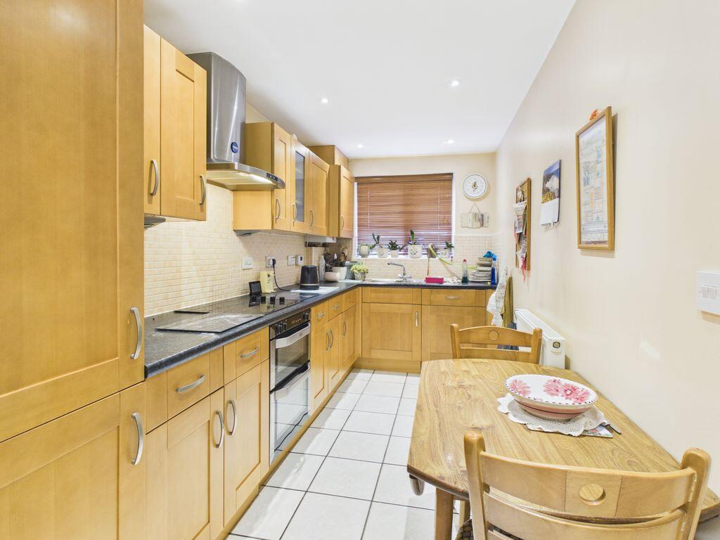 Apartment in Tonbridge and Malling, Brook Street - View 4