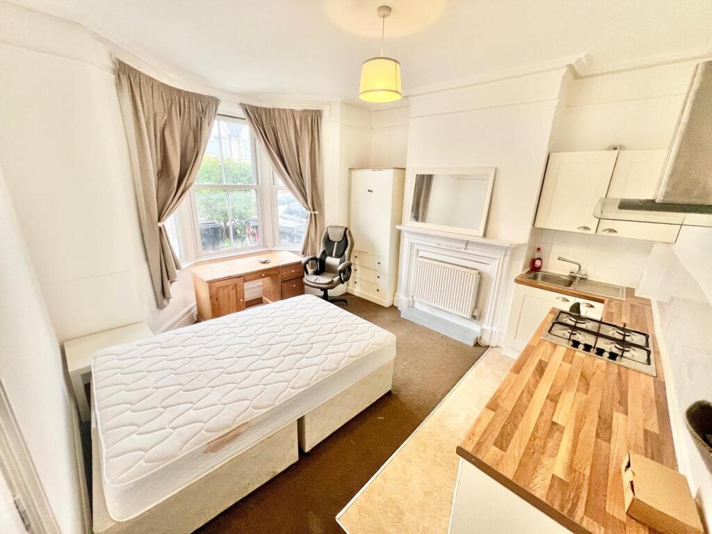 Main image of property: Kingsthorpe Grove, NORTHAMPTON