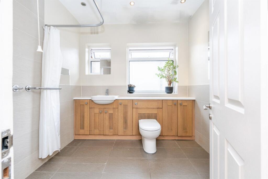 House in Hertsmere, Otterspool, Bushey - View 3