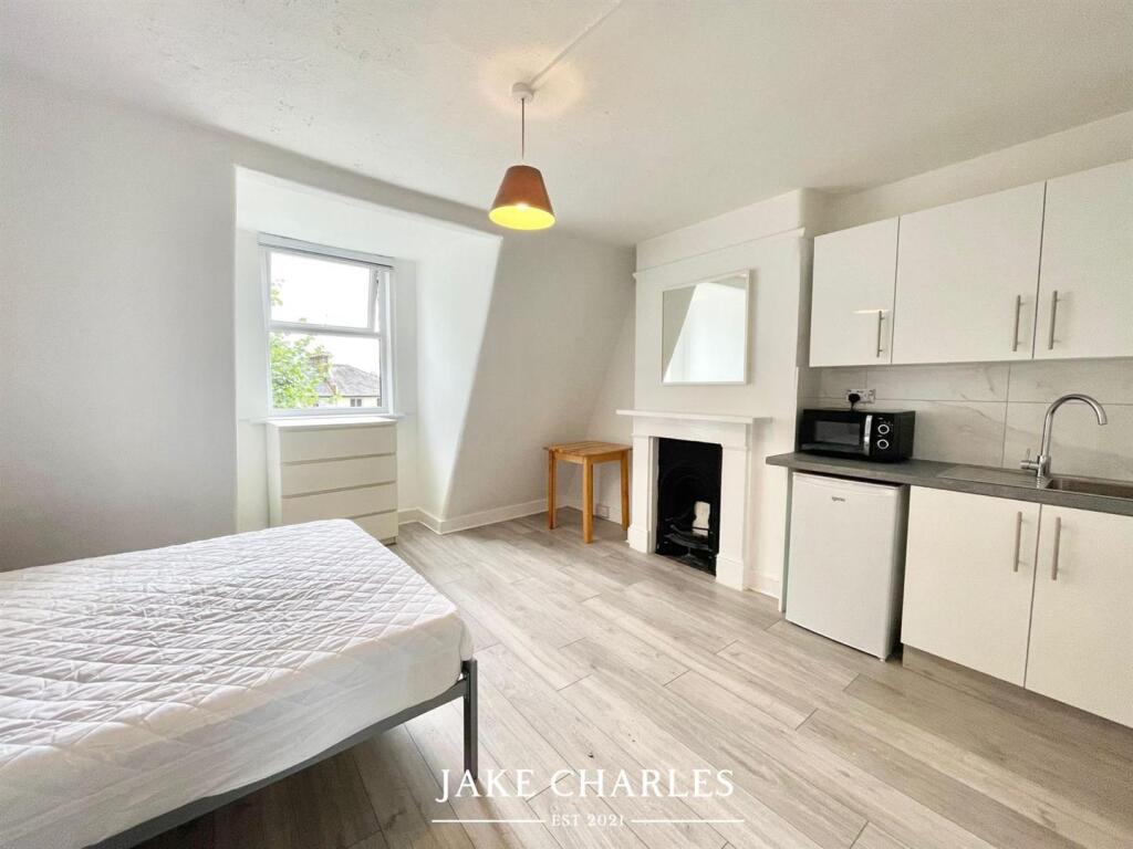 Main image of property: High Road, London