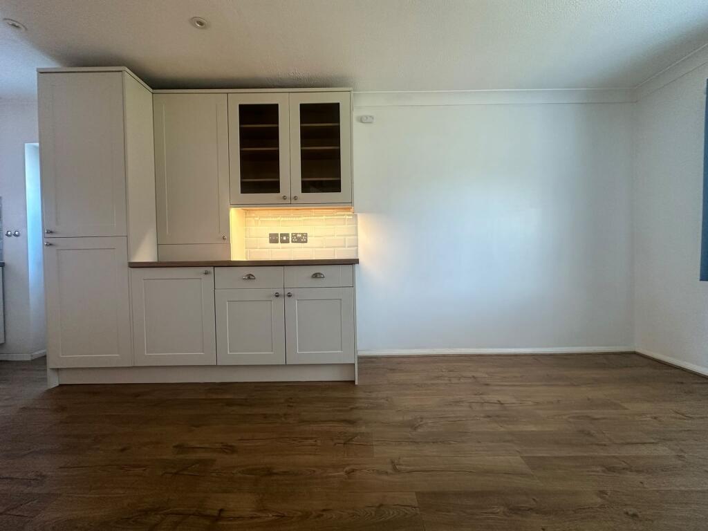 House in Peterborough, New Fletton - More