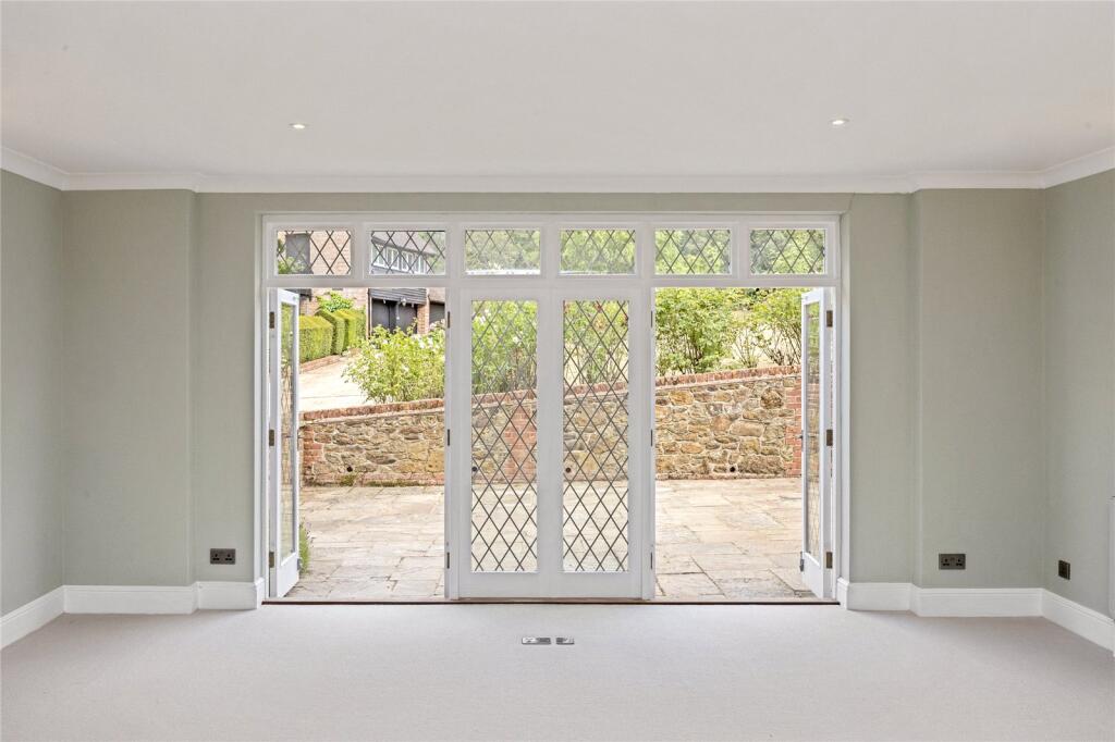 House in Redhill - View 5