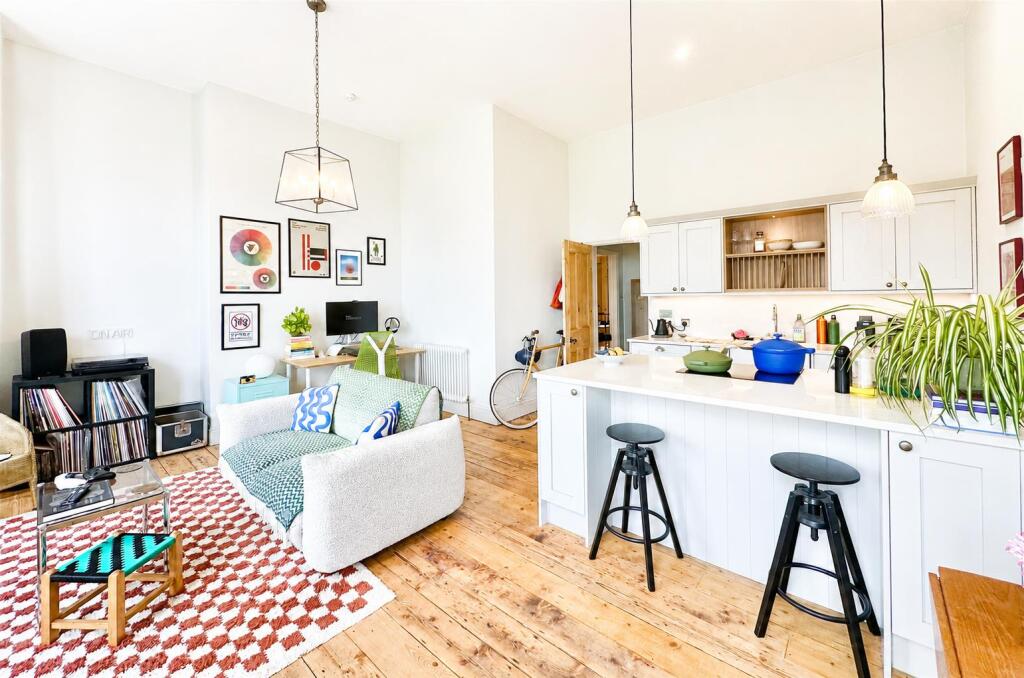 Apartment in Hastings, Bohemia - View 3