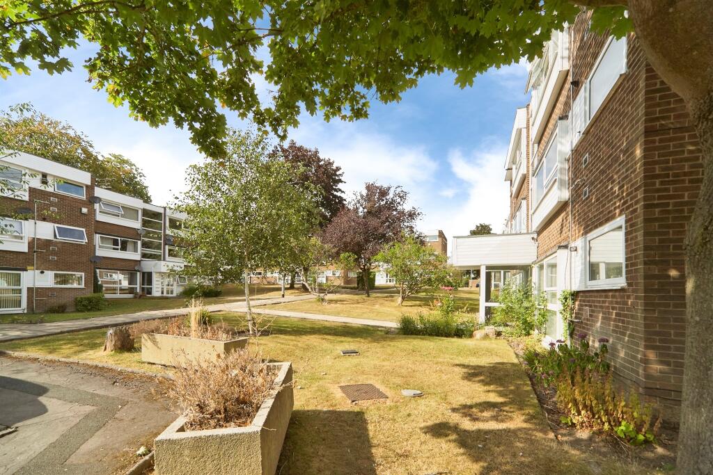 Apartment in Leeds, West Yorkshire - View 4