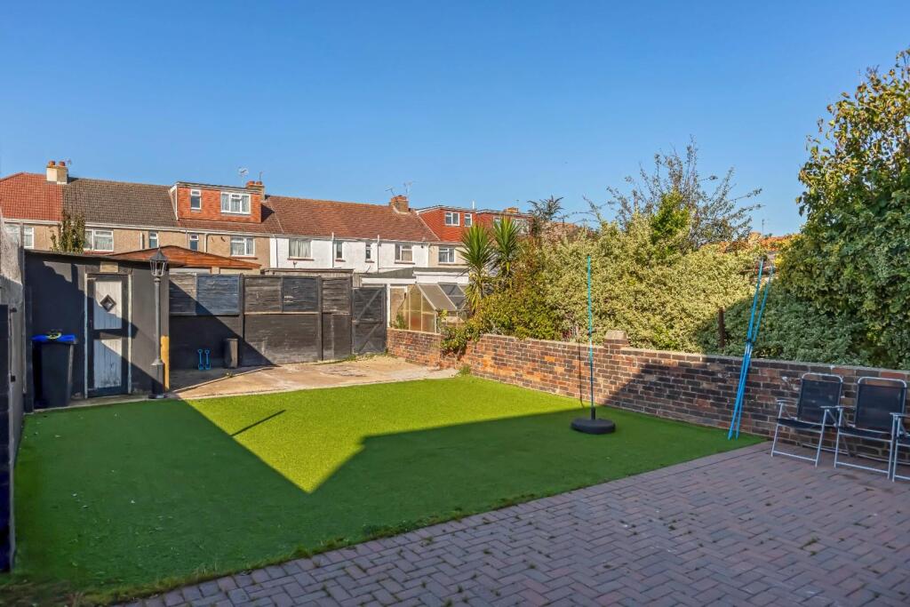 Orchard Avenue, Lancing photo 2