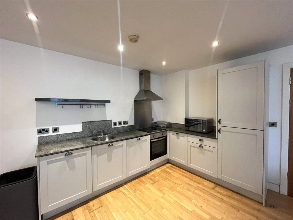 Apartment in Manchester - View 5