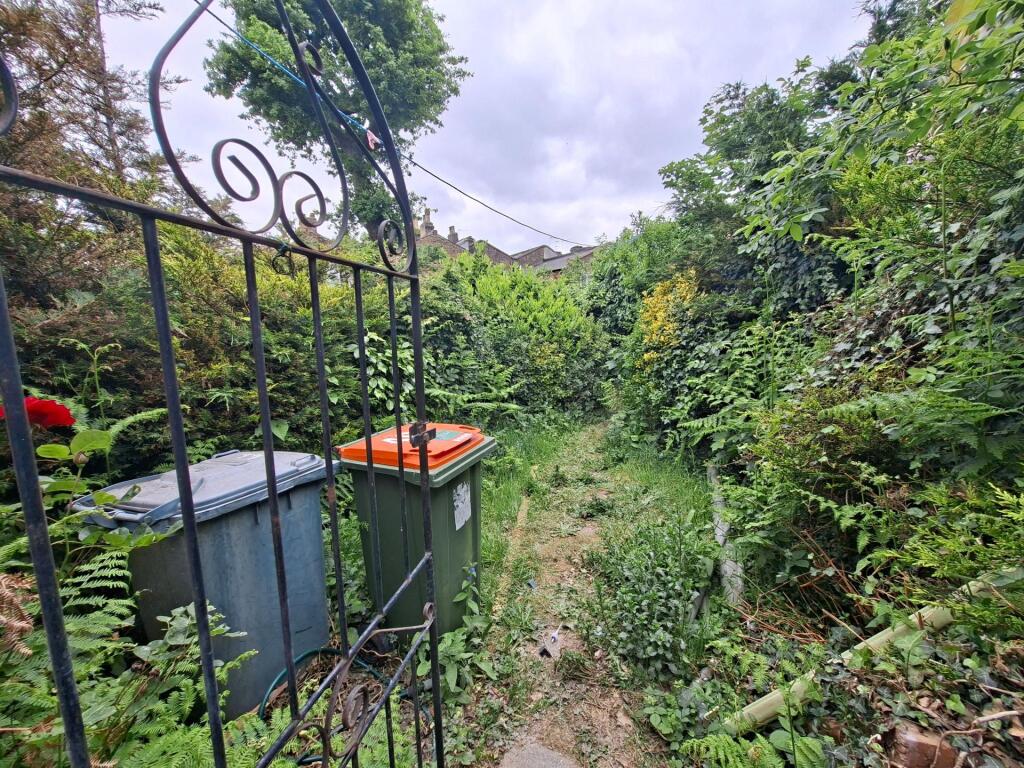 2 bedroom terraced house for rent