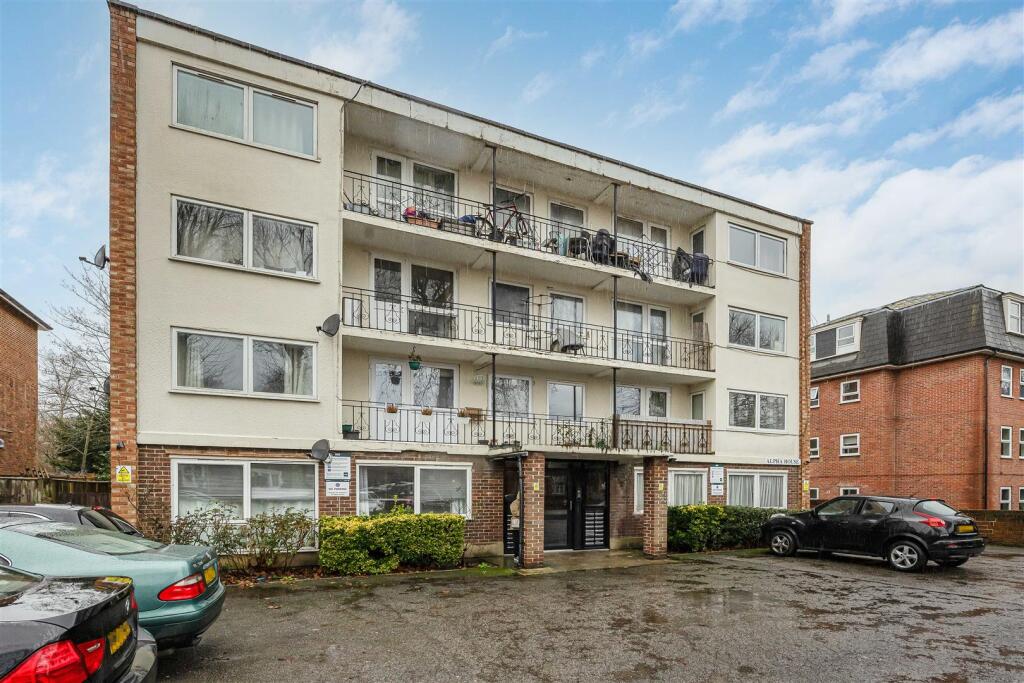 Main image of property: 22 Kendrick Road, Reading