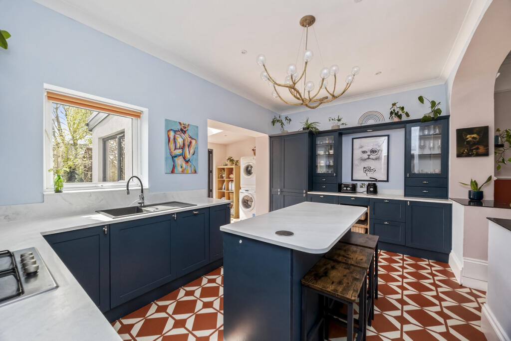 Apartment in Brighton - More