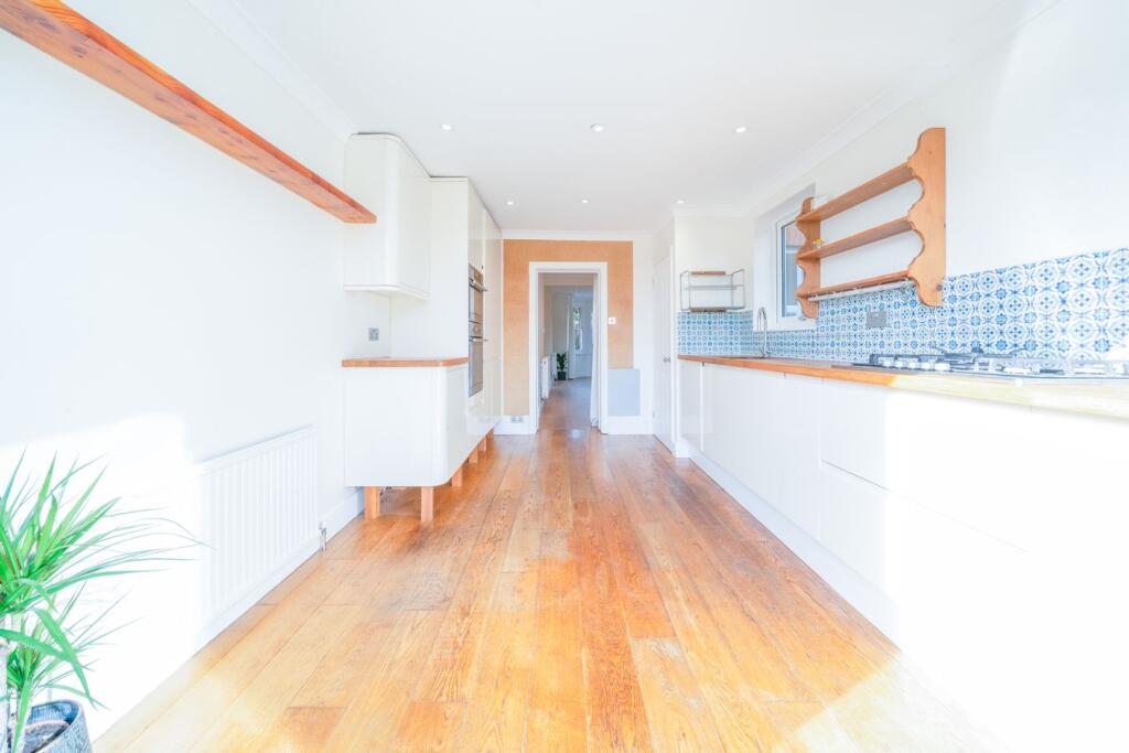 House in Slough, Burnham - View 5