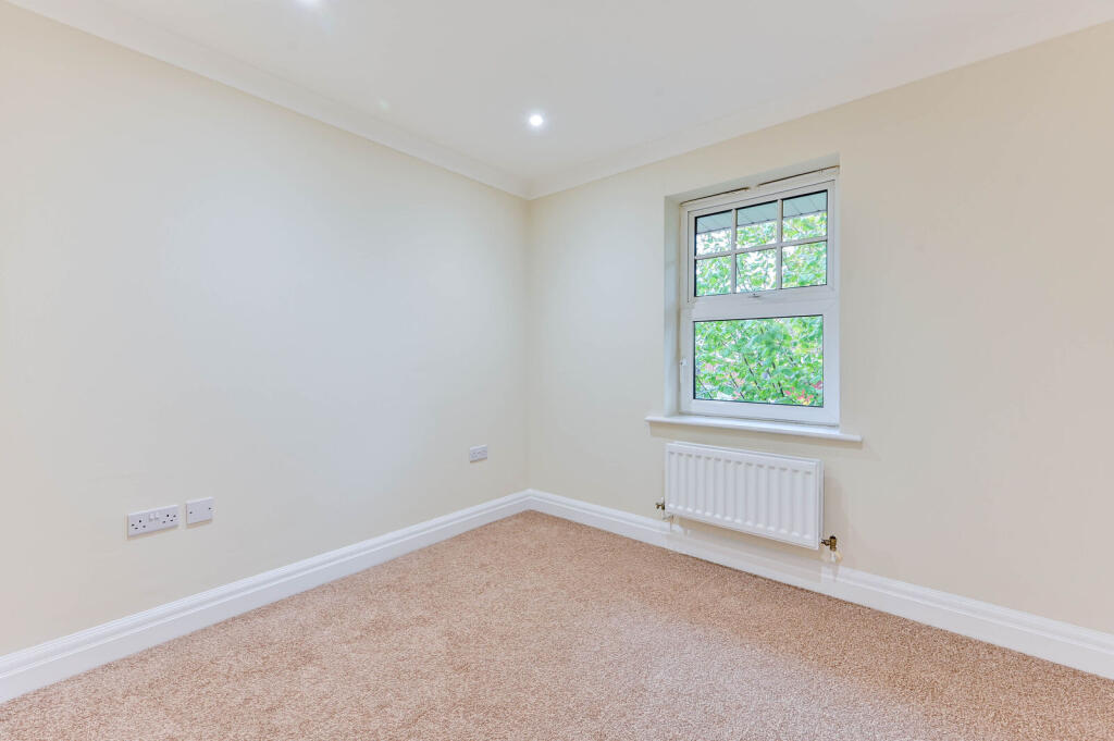 Apartment in Guildford - More