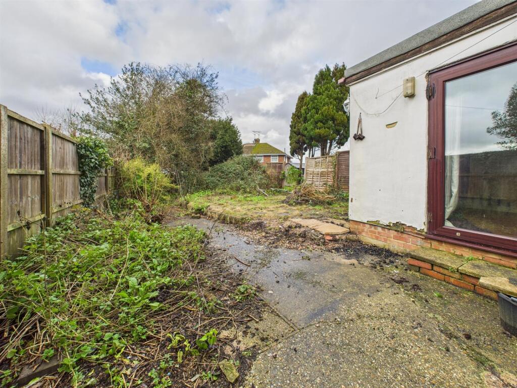 Fircroft Close, Tilehurst, Reading – pohled 5