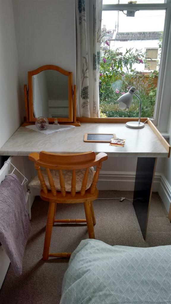 1 bedroom house share for rent