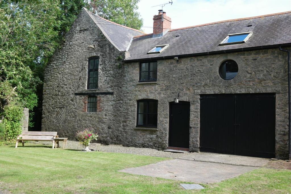 Main image of property: Lawnt