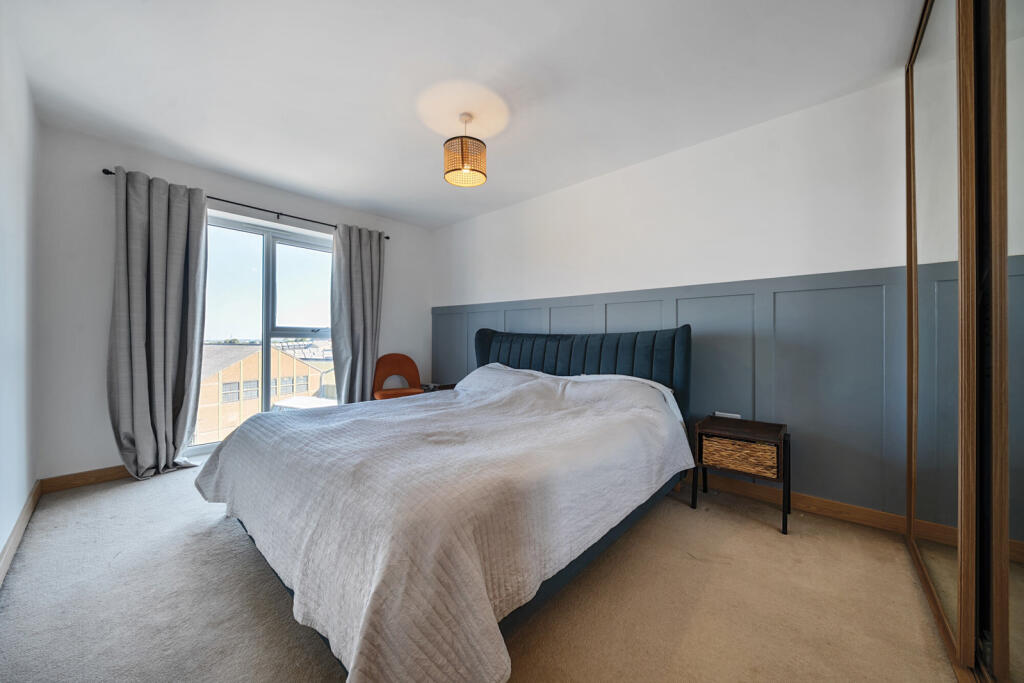 Apartment in Dartford, Kent - View 5