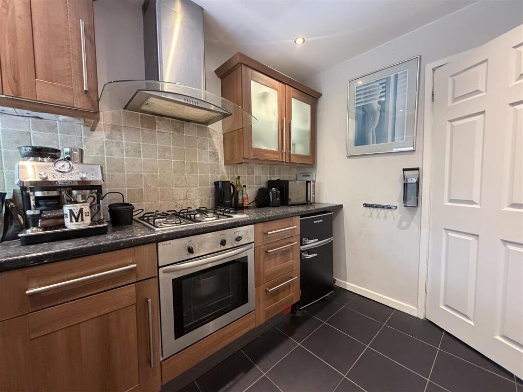 Apartment in Leeds - More