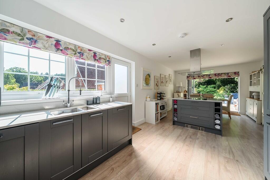 Storrington - well presented family home photo 2