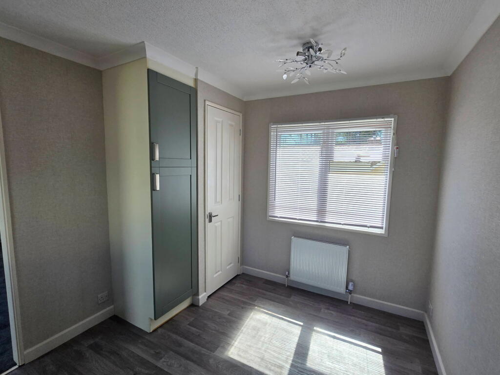 Refurbished PARK HOME for over 50's - Ashleigh Park, Barwick, Nr Ware, Herts photo 5