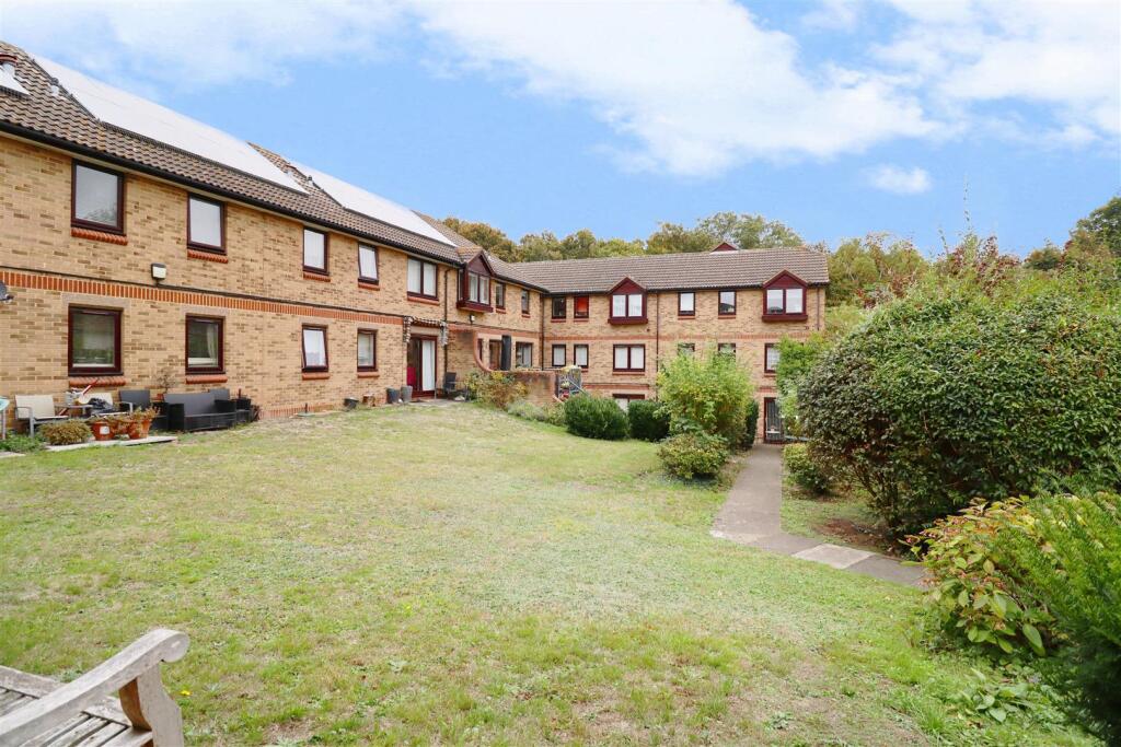 Main image of property: Mayplace Road East, Bexleyheath