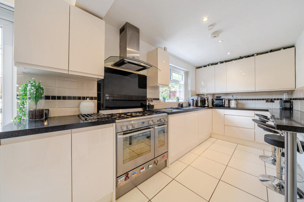 House in Dartford - View 2