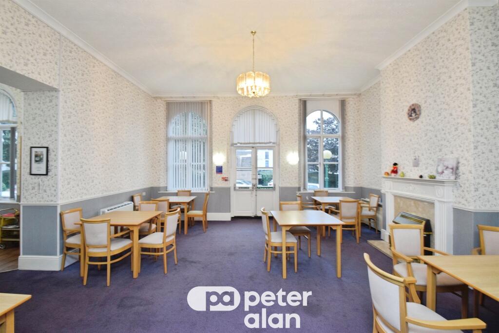 Apartment in Swansea, Castle - View 5
