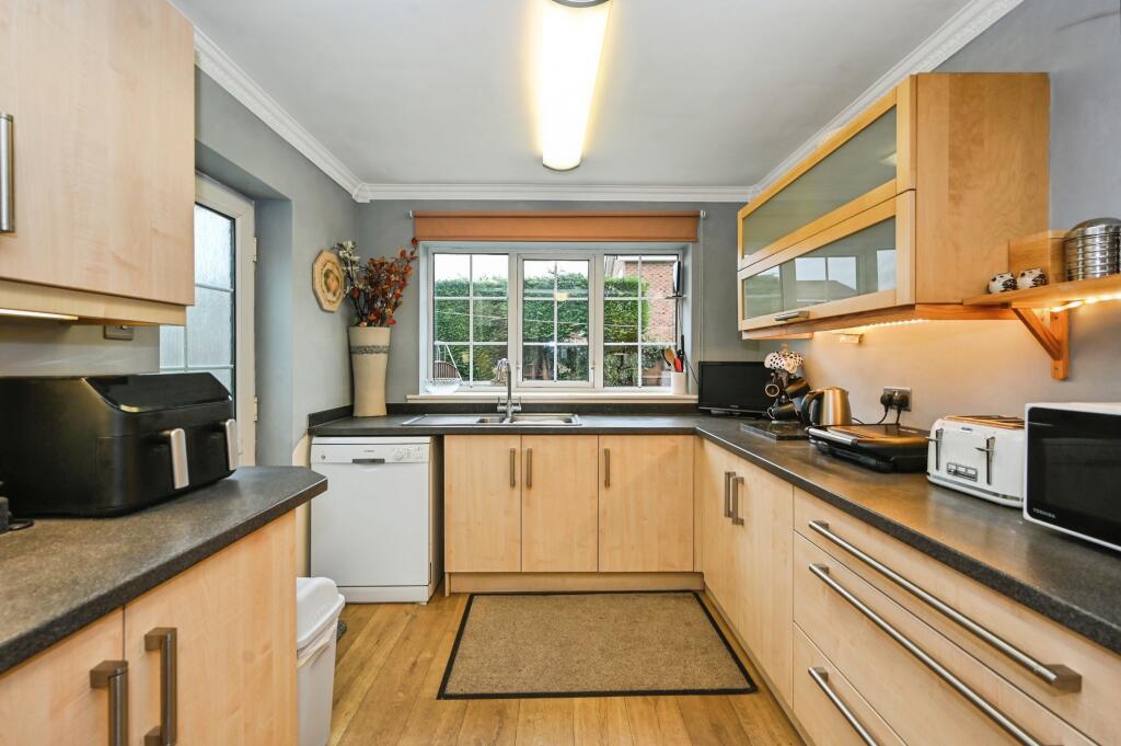 Vincent Close, Warrington, WA5 photo 4