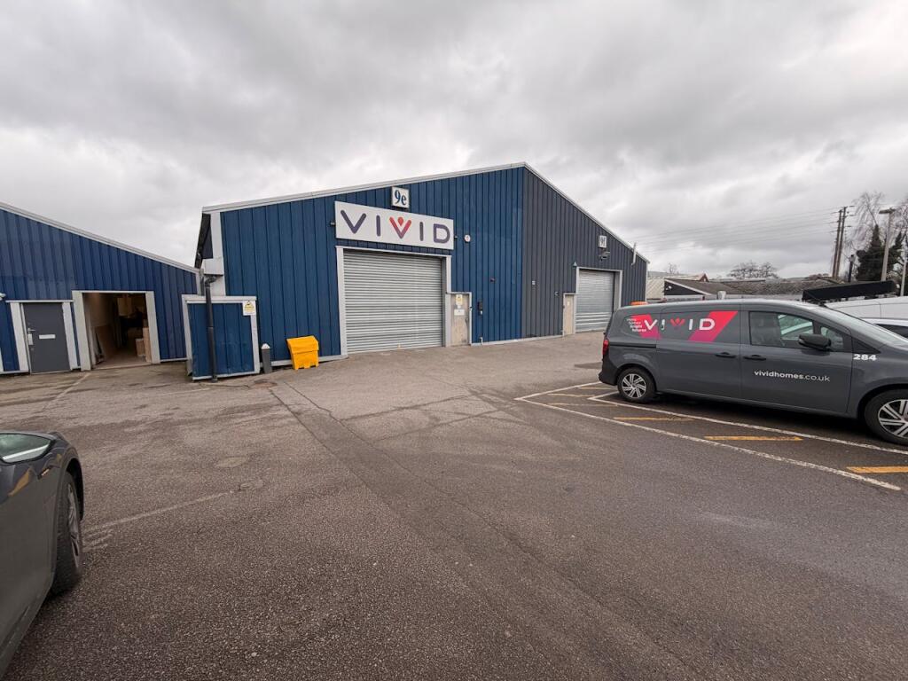 Main image of property: 9E Farnham Trading Estate, Farnham, GU9 9NN