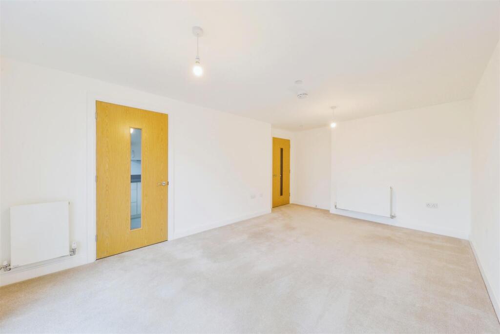 Apartment in St Albans - View 5