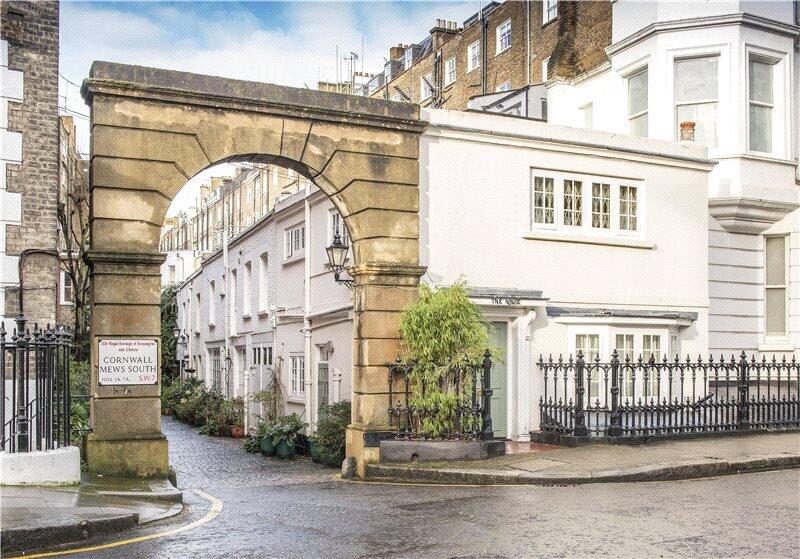 3 bedroom mews property for rent