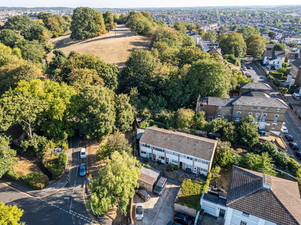 House in Dartford - View 3