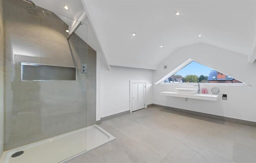 House in Nottingham - View 4