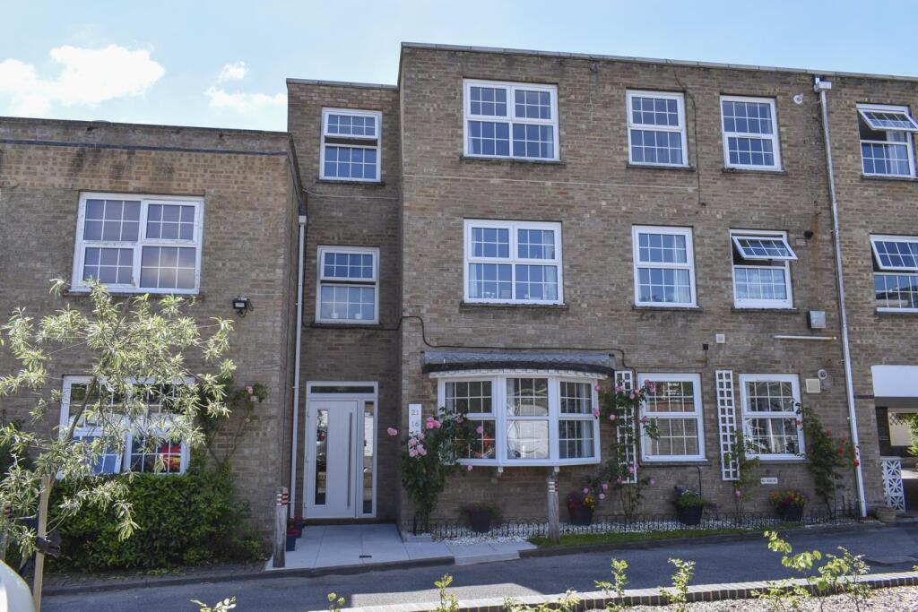 Main image of property: Grosvenor Mews, Southampton Road, Lymington, SO41