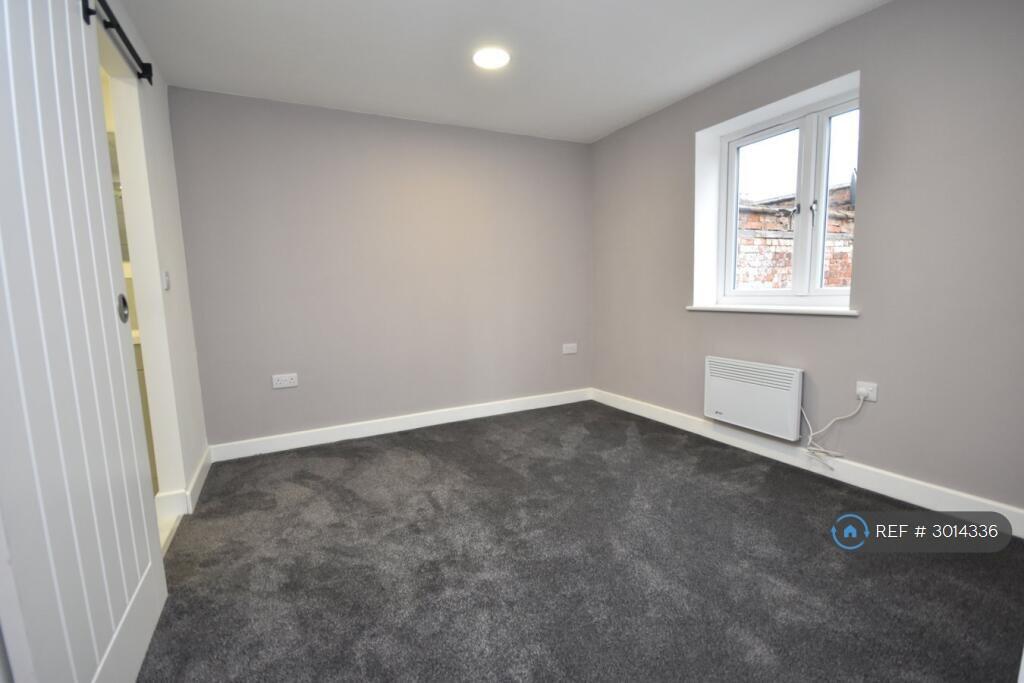 House in Northampton - More