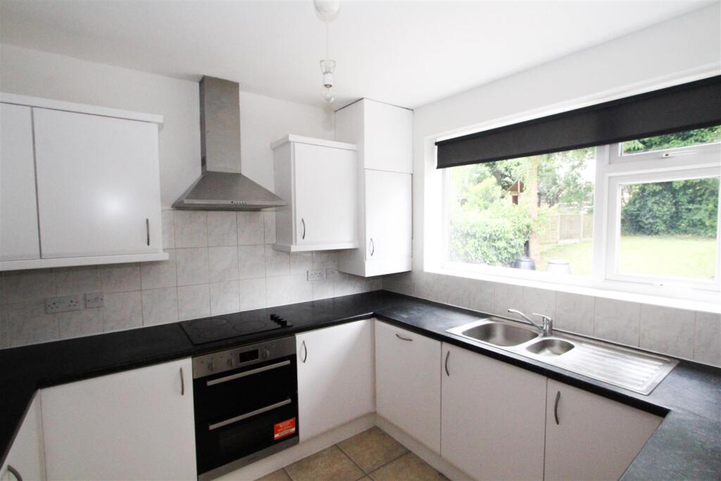 Albany Road, Lymm photo 2