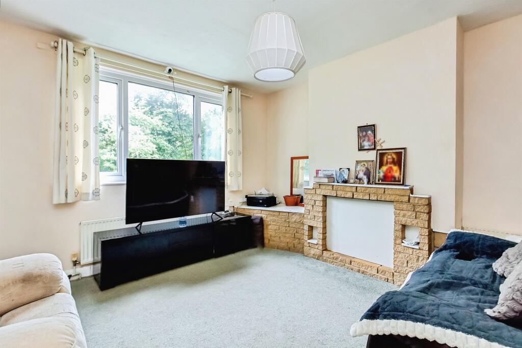 House in Kettering, Leisure Village - View 3