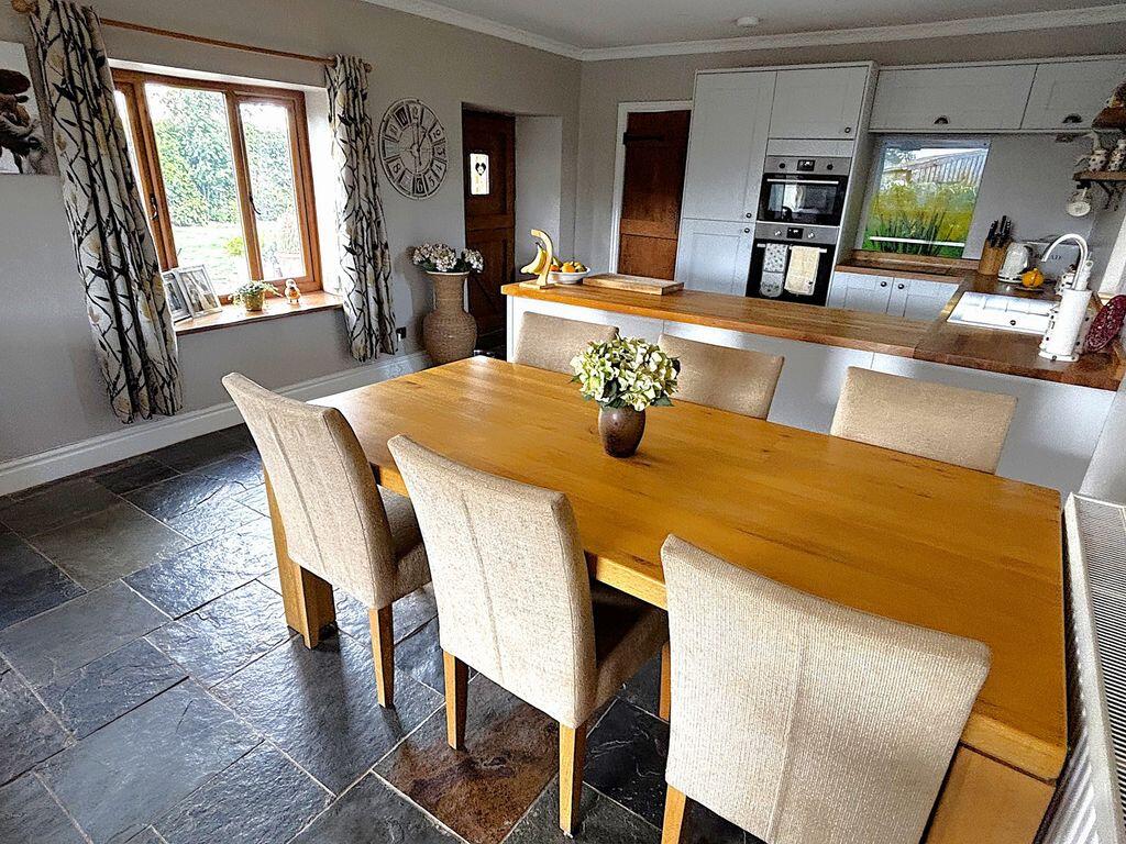 House in Newport - View 4