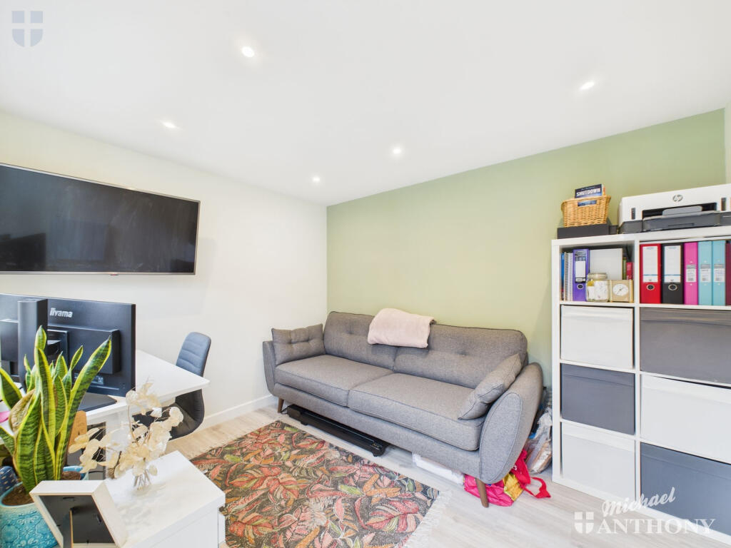 House in Aylesbury, Bedgrove - View 5