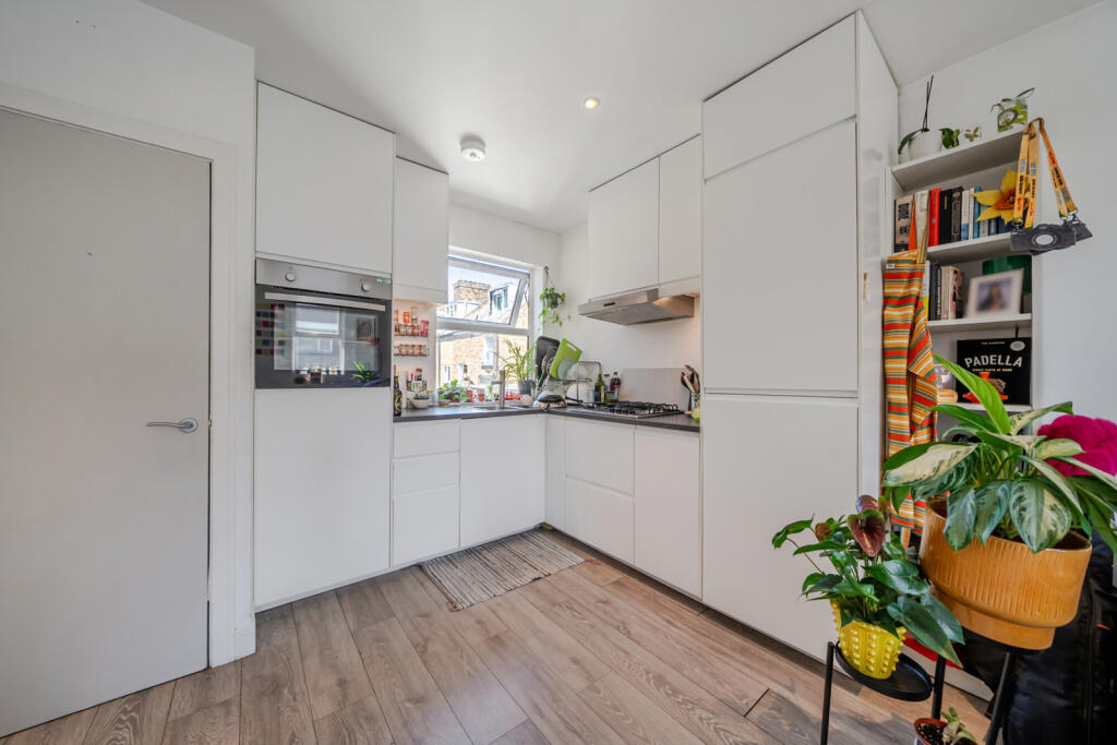 Apartment in London - More