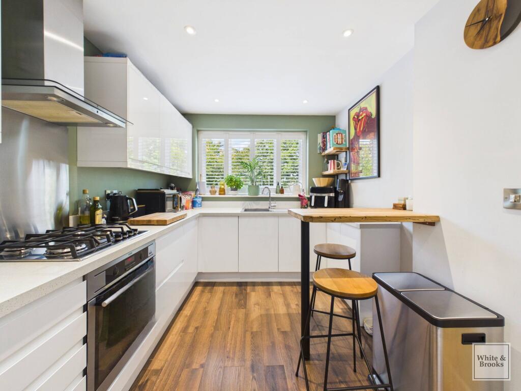 House in Portsmouth - More