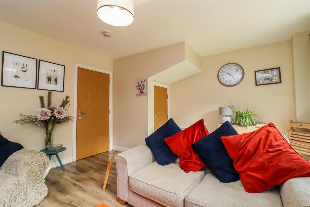 House in Wakefield, Airedale - View 5