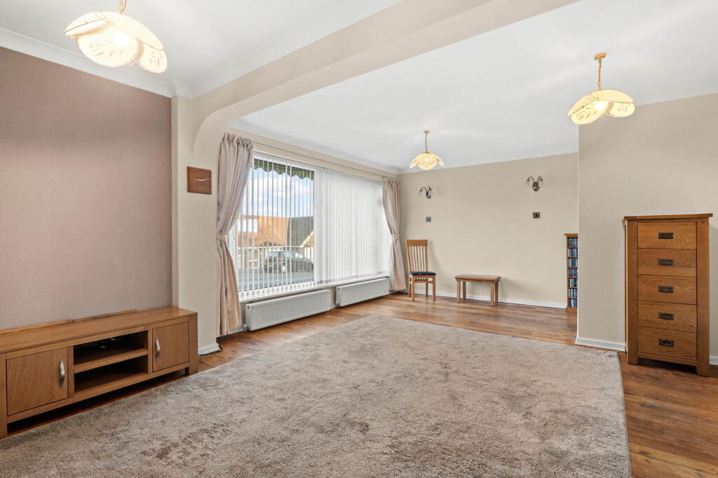 14 Goodwood Avenue, Battenhall, Worcester.  WR5 2HR photo 4