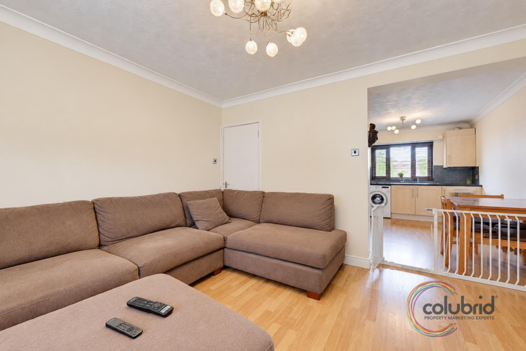 Apartment in Romford - View 4